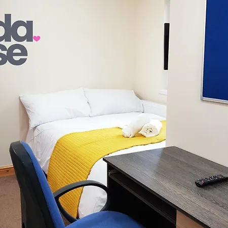 ホテル Kunda House Bournbrook バーミンガム